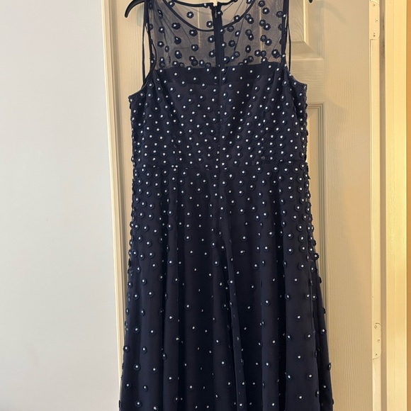 TAHARI SIZE 12 Elegant Navy Blue Sleeveless Dress NWT - Picture 1 of 4